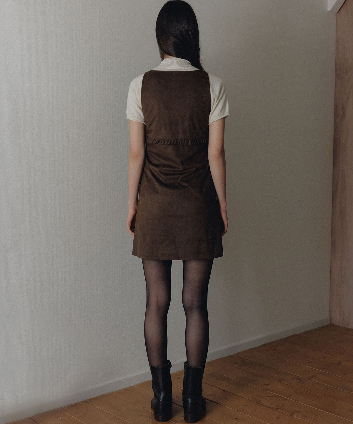 앤니즈(ANDNEEDS) Veta suede frill dress (brown)