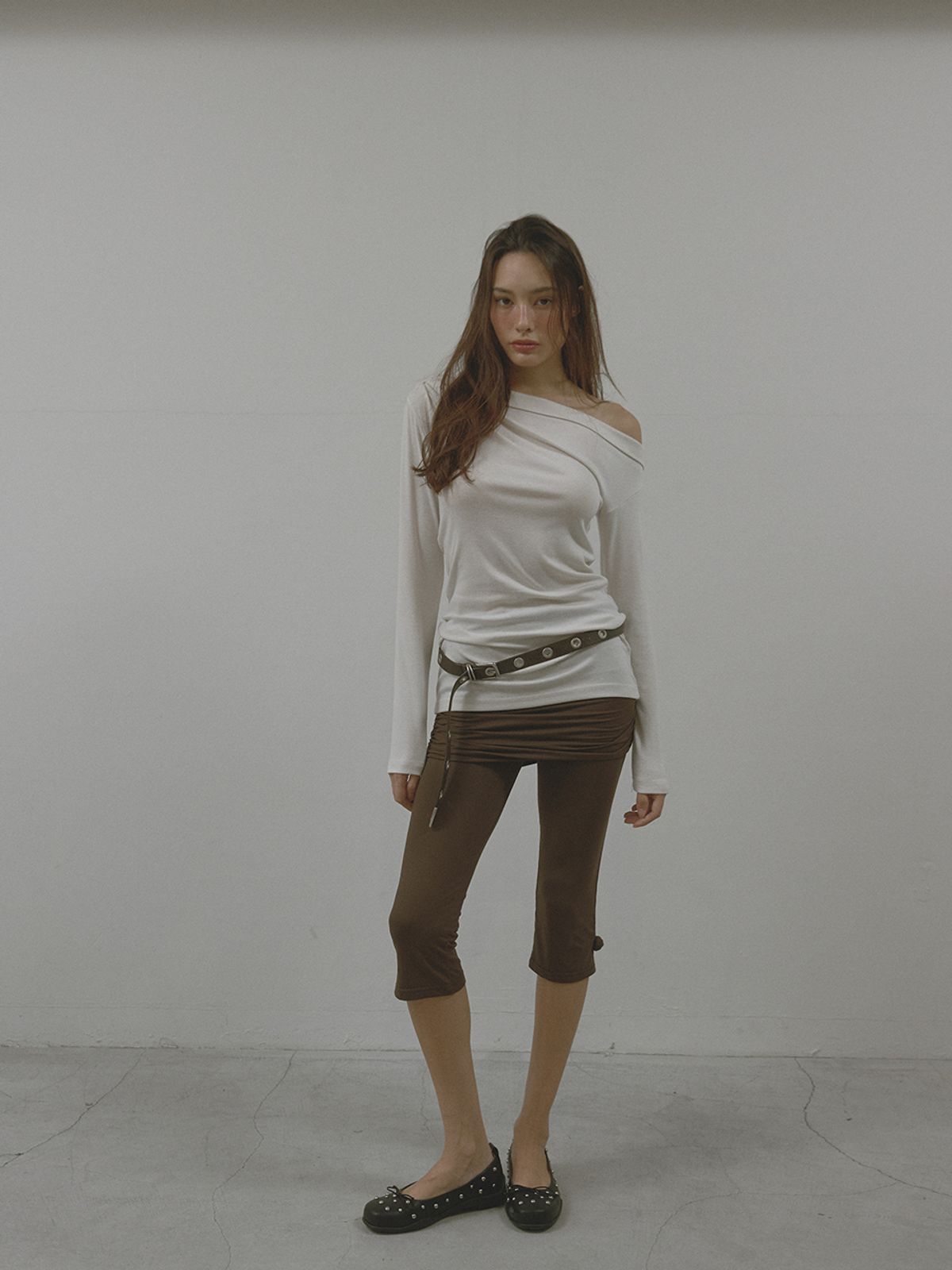 아수라(ASURA) FOLD ONE SHOULDER T (IVORY)