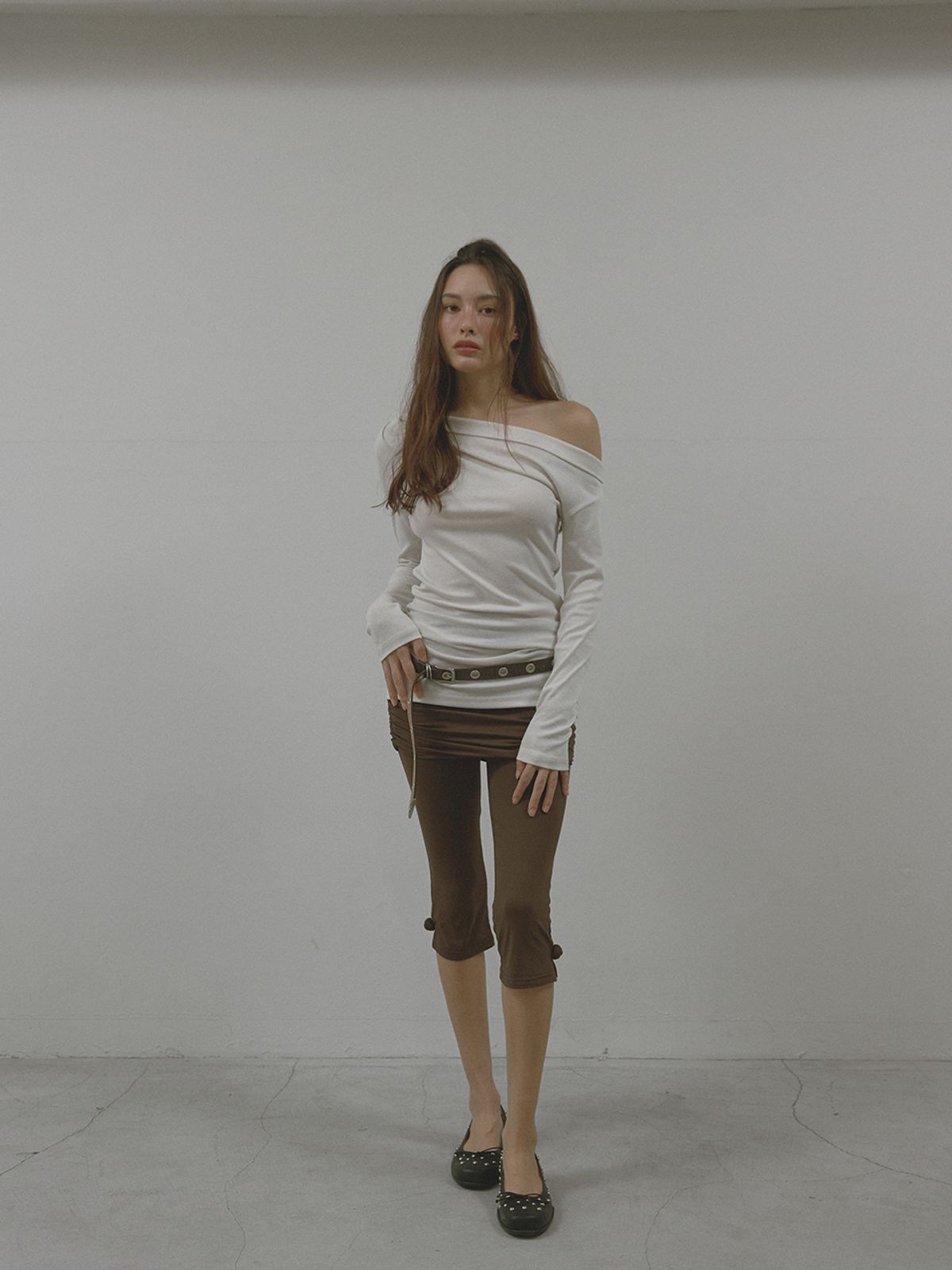 아수라(ASURA) FOLD ONE SHOULDER T (IVORY)