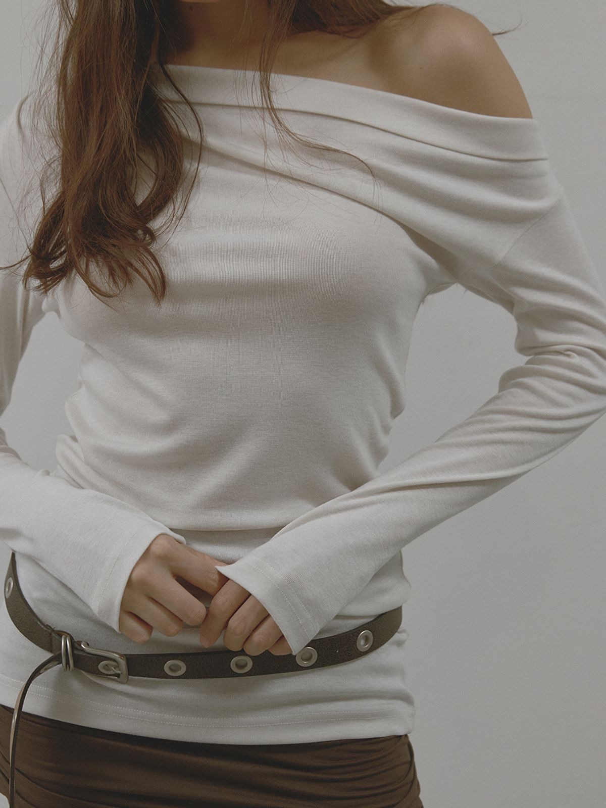 아수라(ASURA) FOLD ONE SHOULDER T (IVORY)