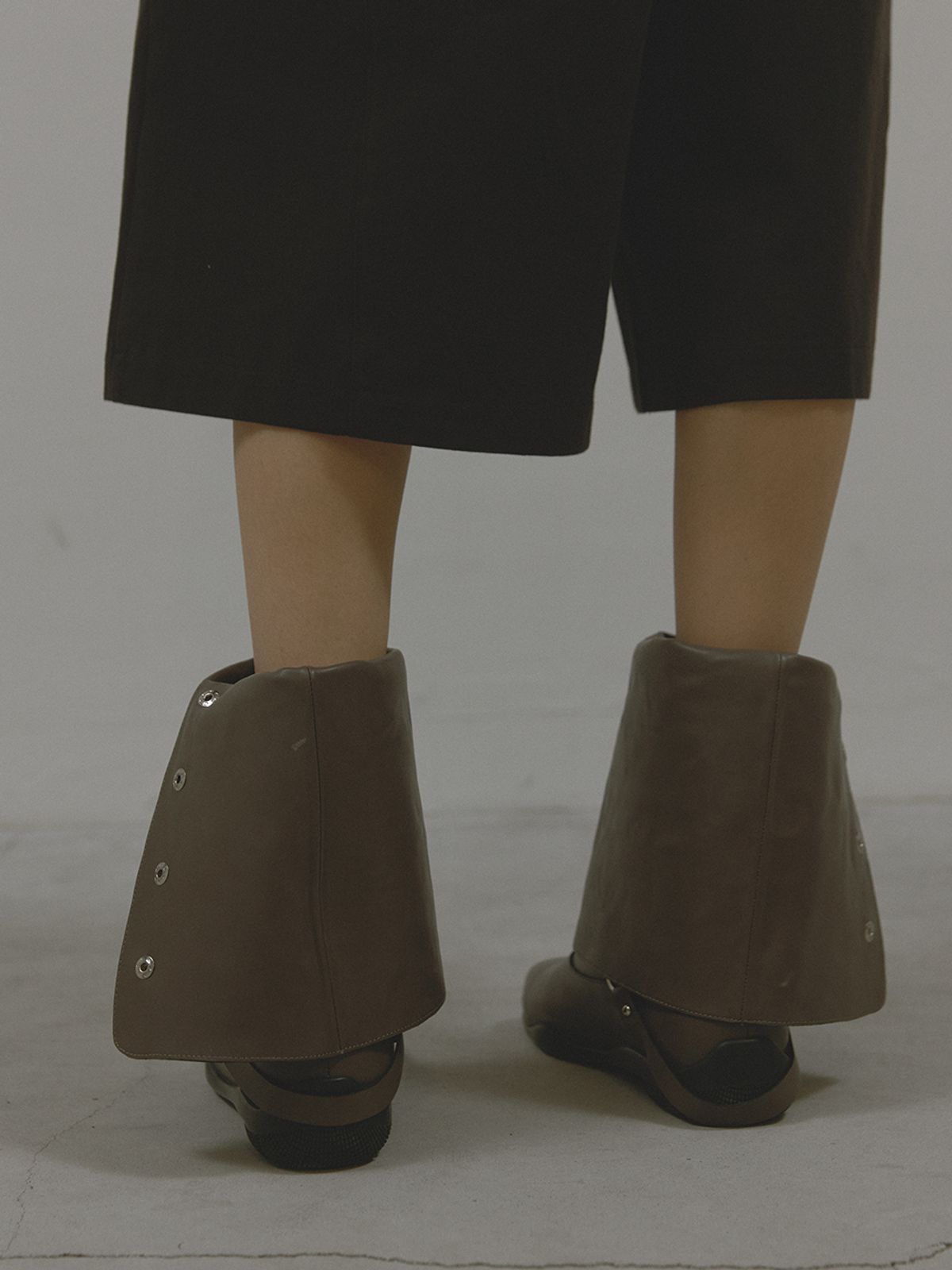 아수라(ASURA) FOLD-OVER LEATHER BOOTS (BROWN)