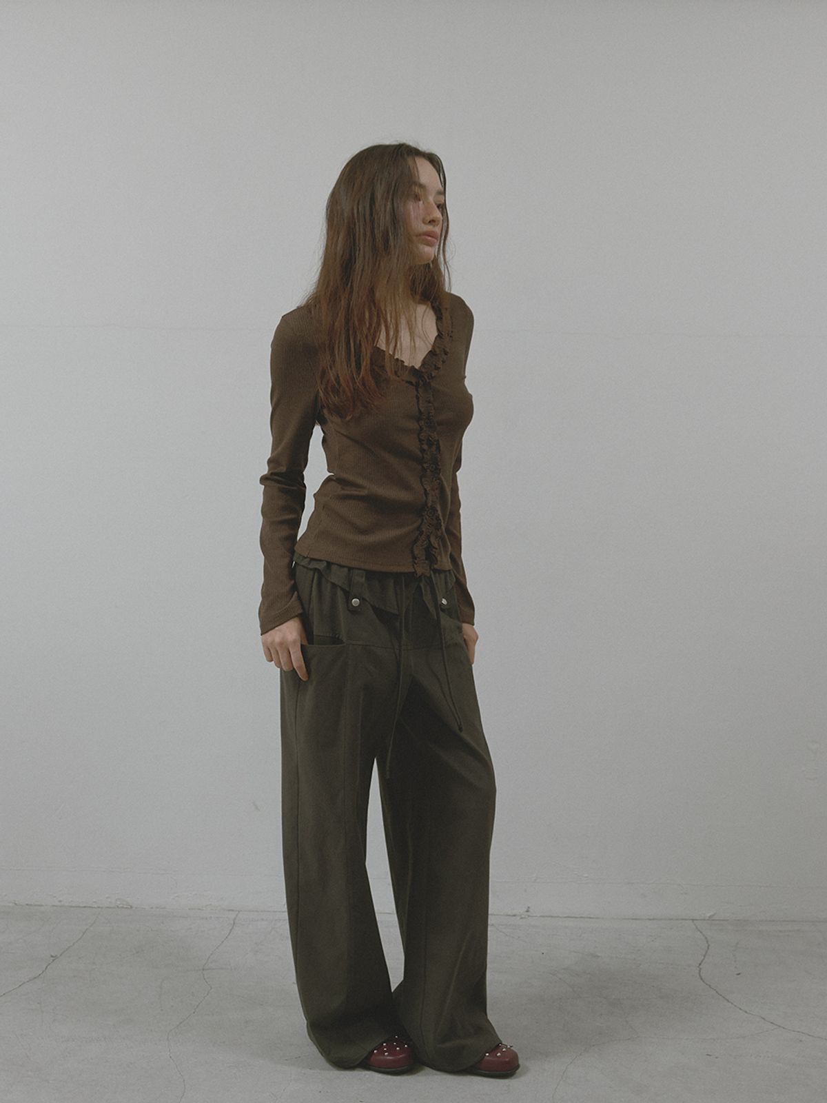 아수라(ASURA) FRILL BUTTON CARDIGAN (BROWN)