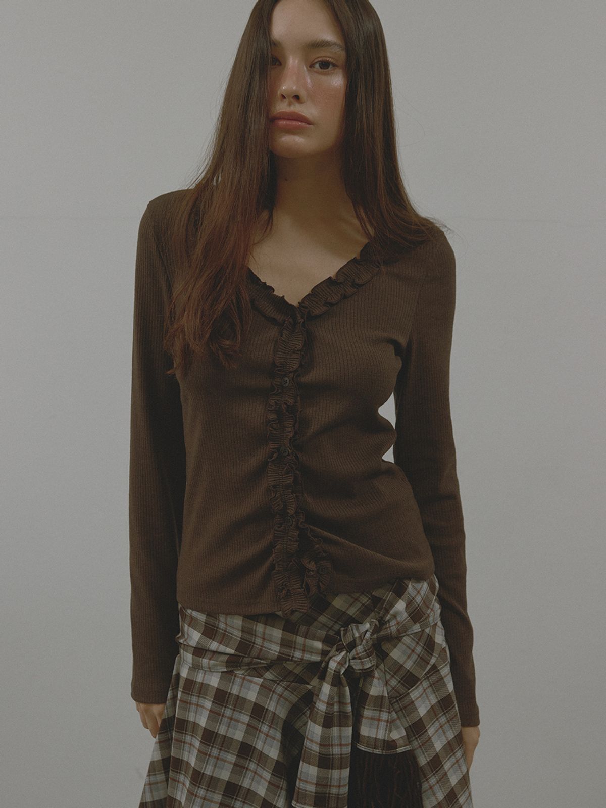 아수라(ASURA) FRILL BUTTON CARDIGAN (BROWN)