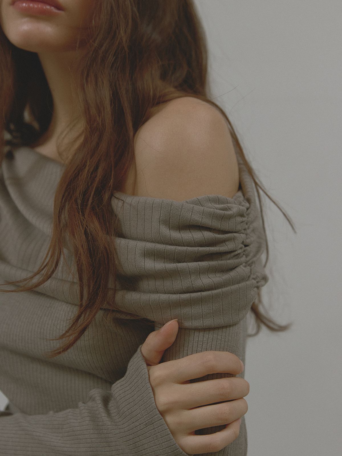 아수라(ASURA) GRACE SHIRRING T (BEIGE GREY)