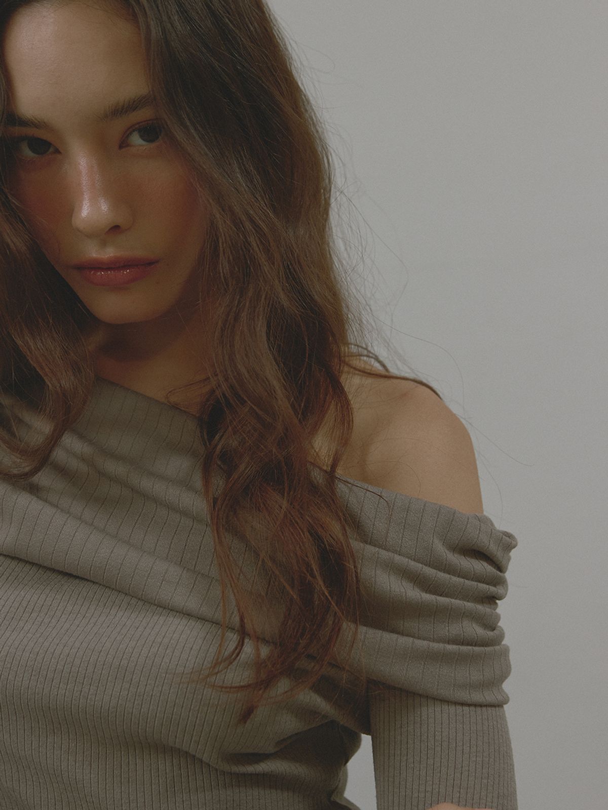 아수라(ASURA) GRACE SHIRRING T (BEIGE GREY)