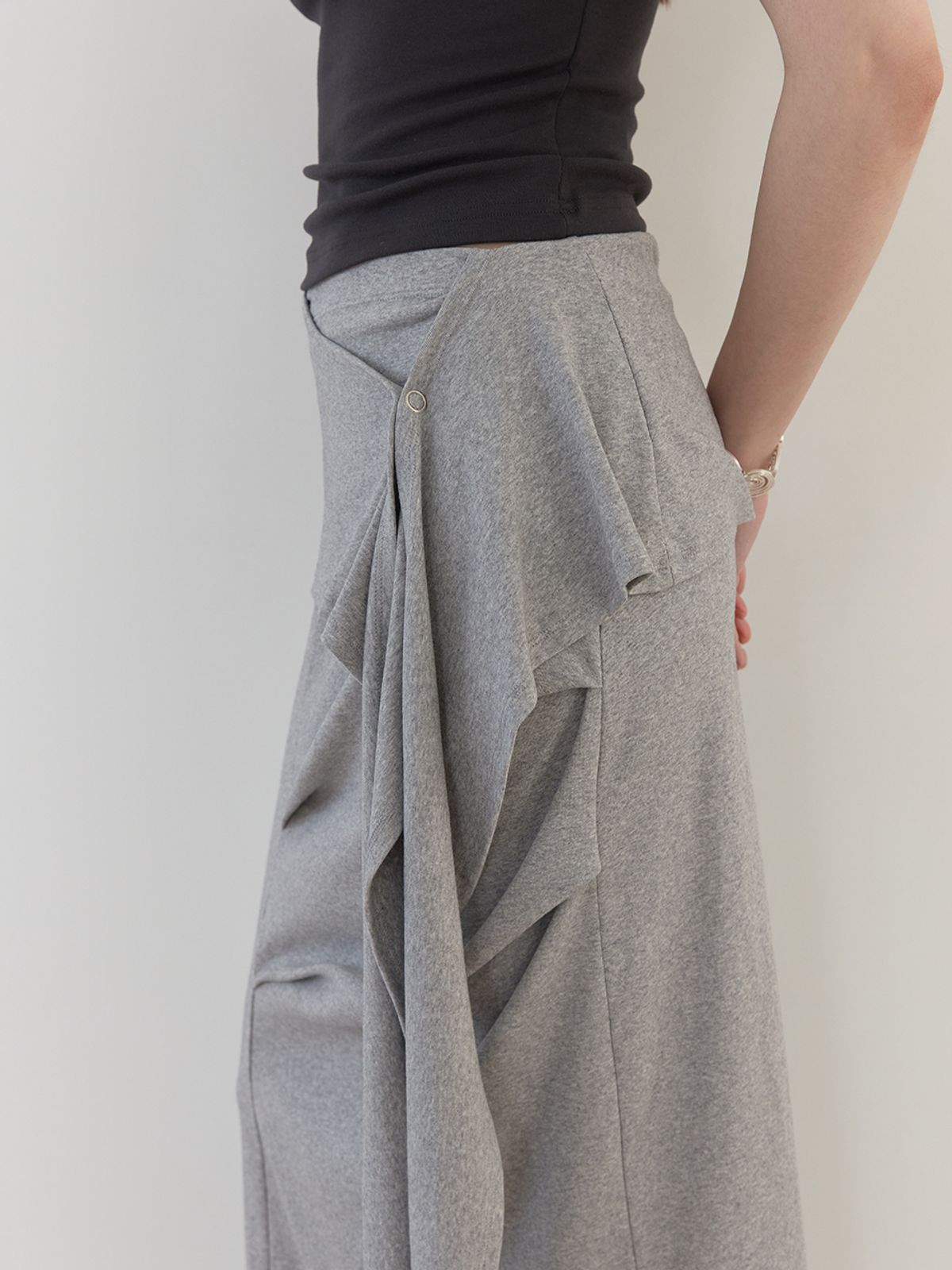 아수라(ASURA) TUK WRAP SKIRT (MELANGE GREY)