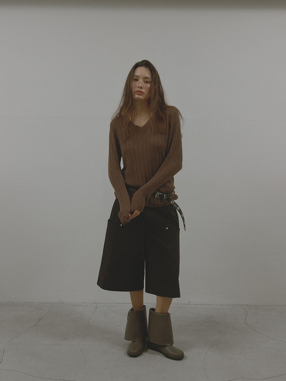 아수라(ASURA) V-NECK GOLGI KNIT (BROWN)