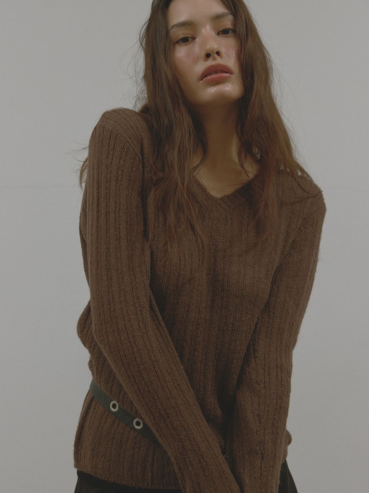 아수라(ASURA) V-NECK GOLGI KNIT (BROWN)