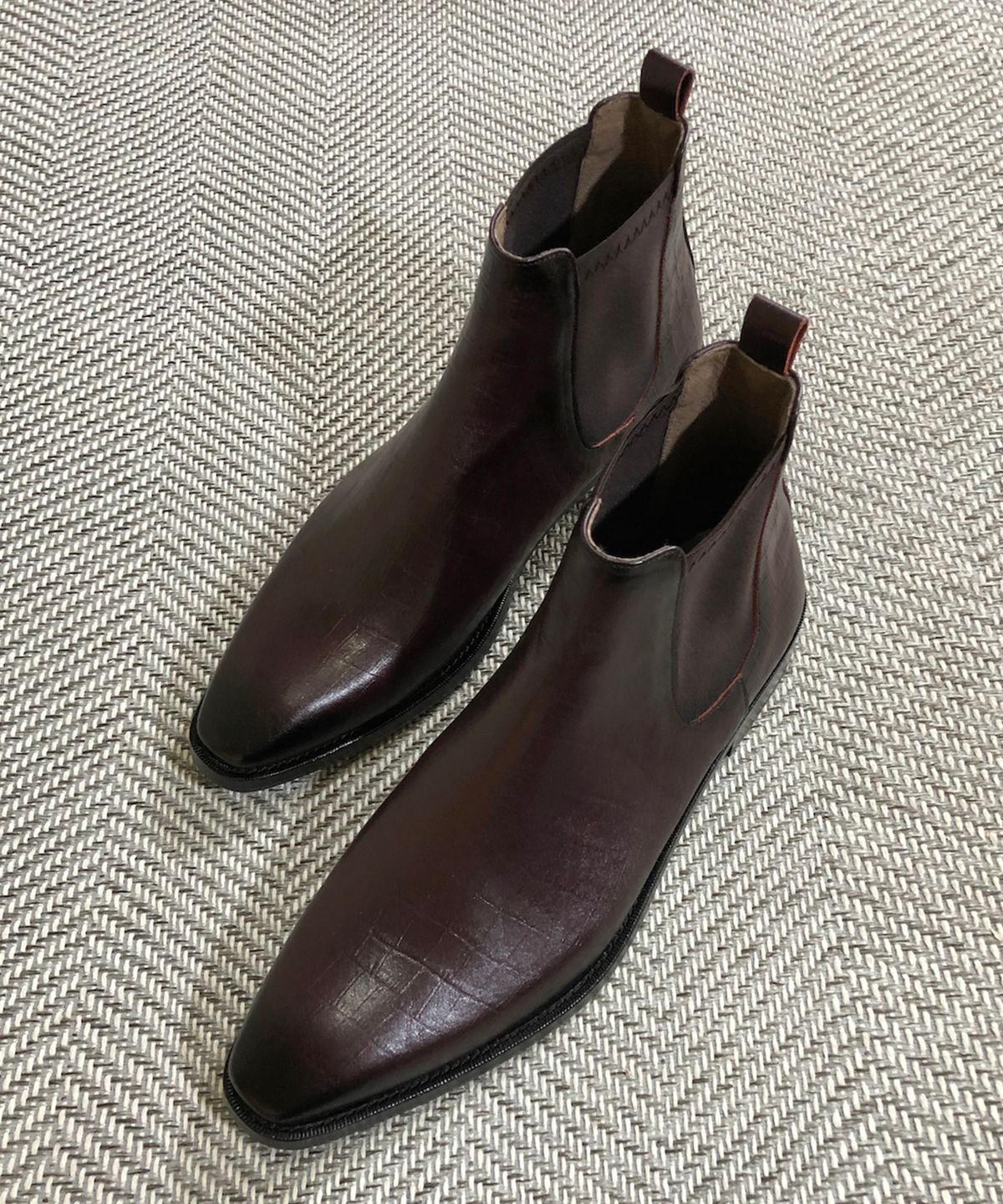 조앤슈(JOENSHOE) 릴 크로커 첼시부츠 버건디