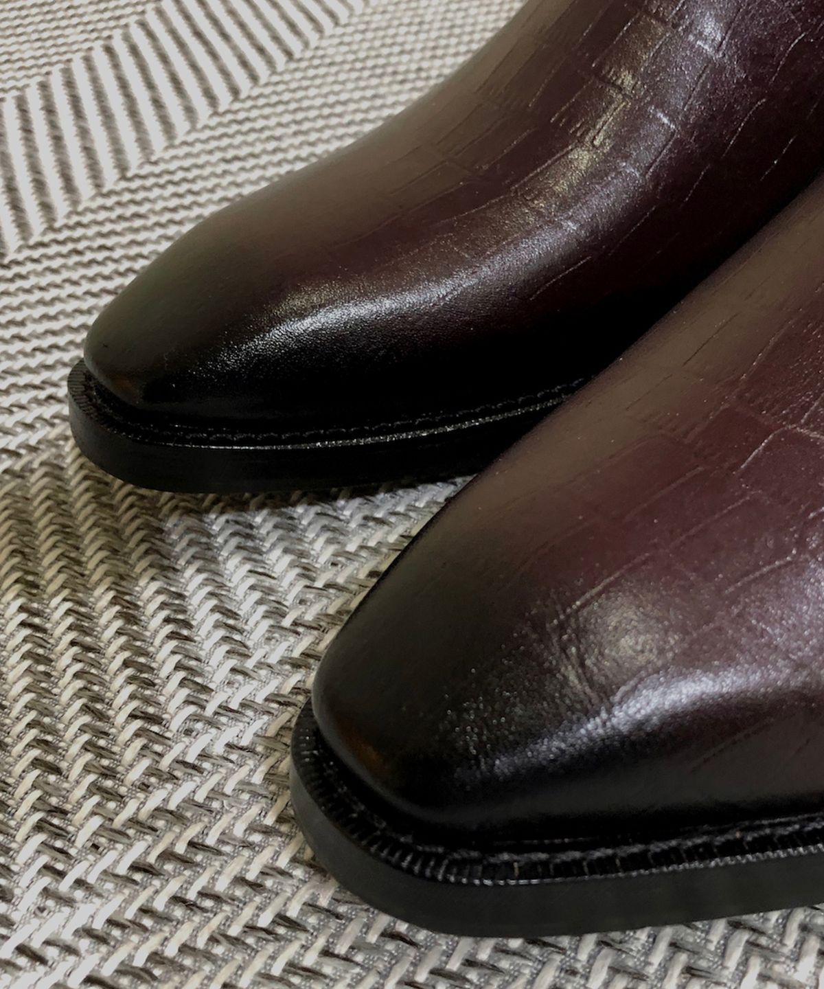 조앤슈(JOENSHOE) 릴 크로커 첼시부츠 버건디