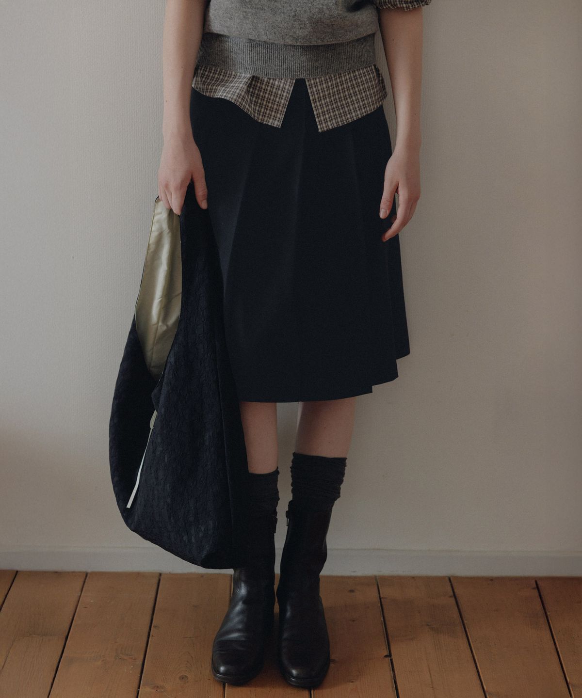 앤니즈(ANDNEEDS) Kay wool pleats midi skirt (black)