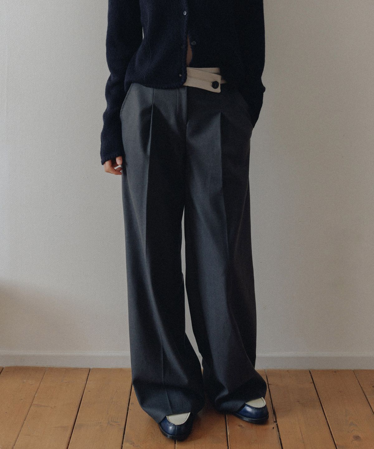 앤니즈(ANDNEEDS) Cleo combi slacks (charcoal gray)