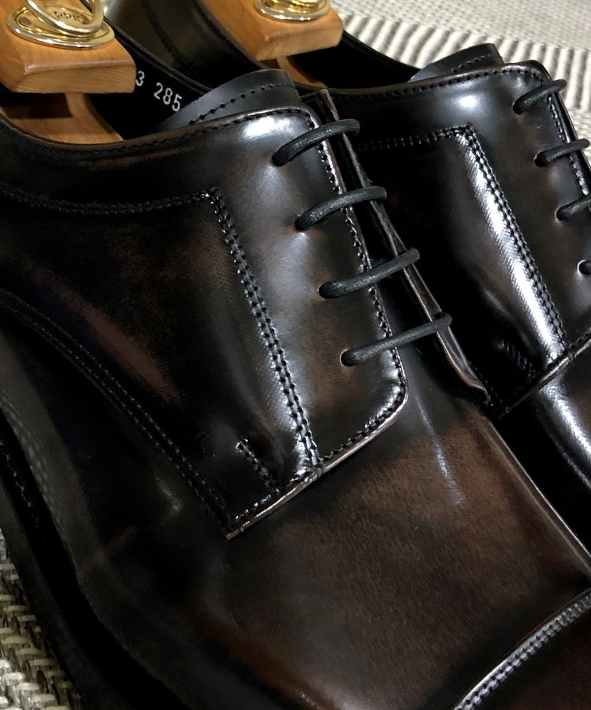 조앤슈(JOENSHOE) 로템 스트레이트팁 옥스퍼드 블랙브라운