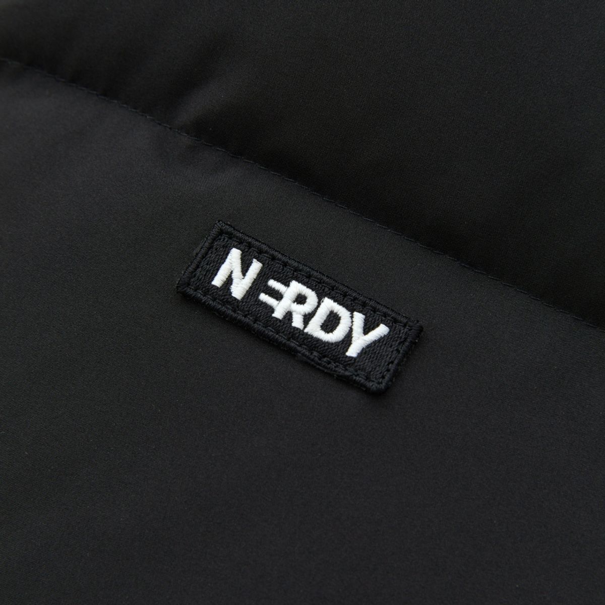 엔디와이(NDY) 에센셜 다운 자켓 블랙