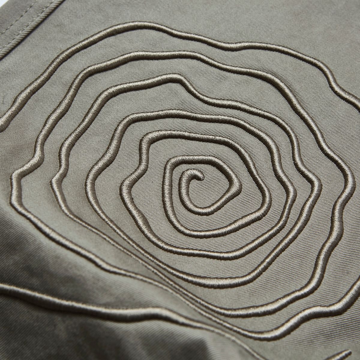 가먼츠팹(GARMENTS FAB) Spiral Rubber EMB Pants (BEIGE)