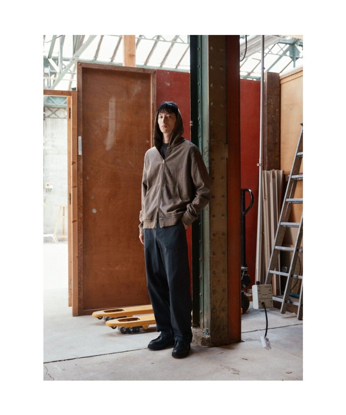 시프트지(SHIFT.G) Washed Color Hoodie Zip Up  Brown