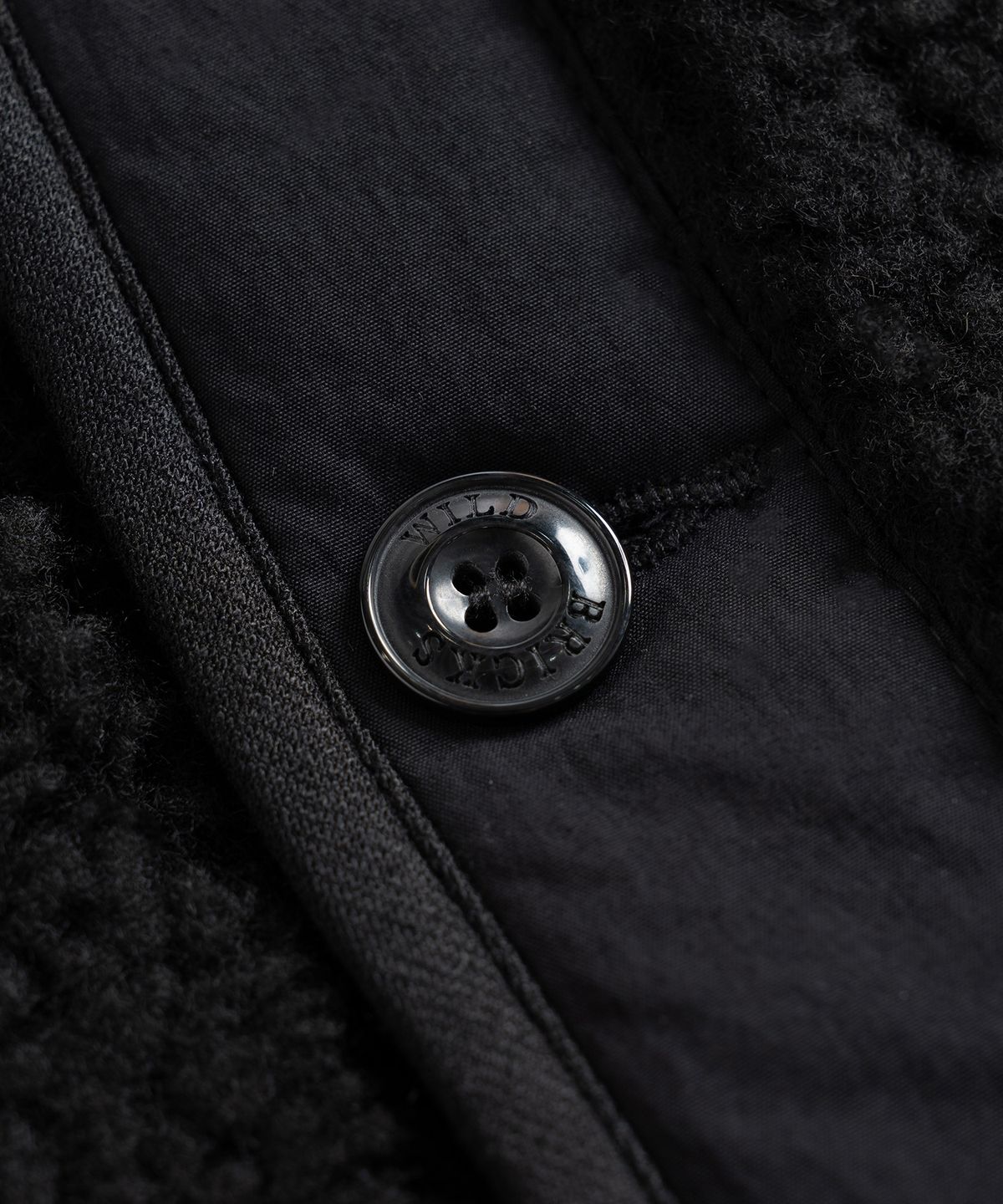 와일드 브릭스(WILD BRICKS) W24 FLEECE VEST (black)