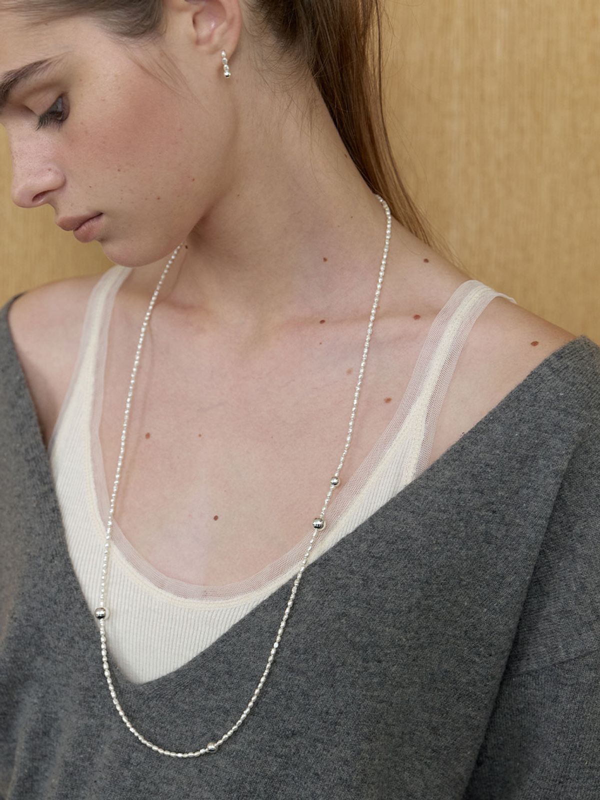 러브미몬스터(LOVE ME MONSTER) Shining Pearl & Balls Multi Long Necklace (L253MNK020)