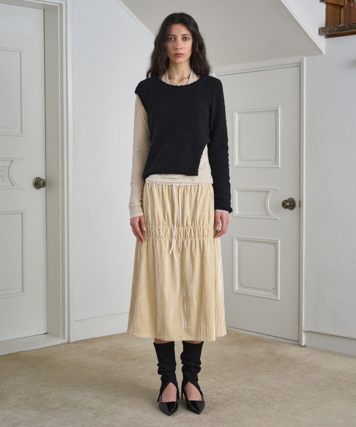 시메트릭 퍼센트(SYMMETRICPERCENT) Unbalanced Boucle Knit Top / Black
