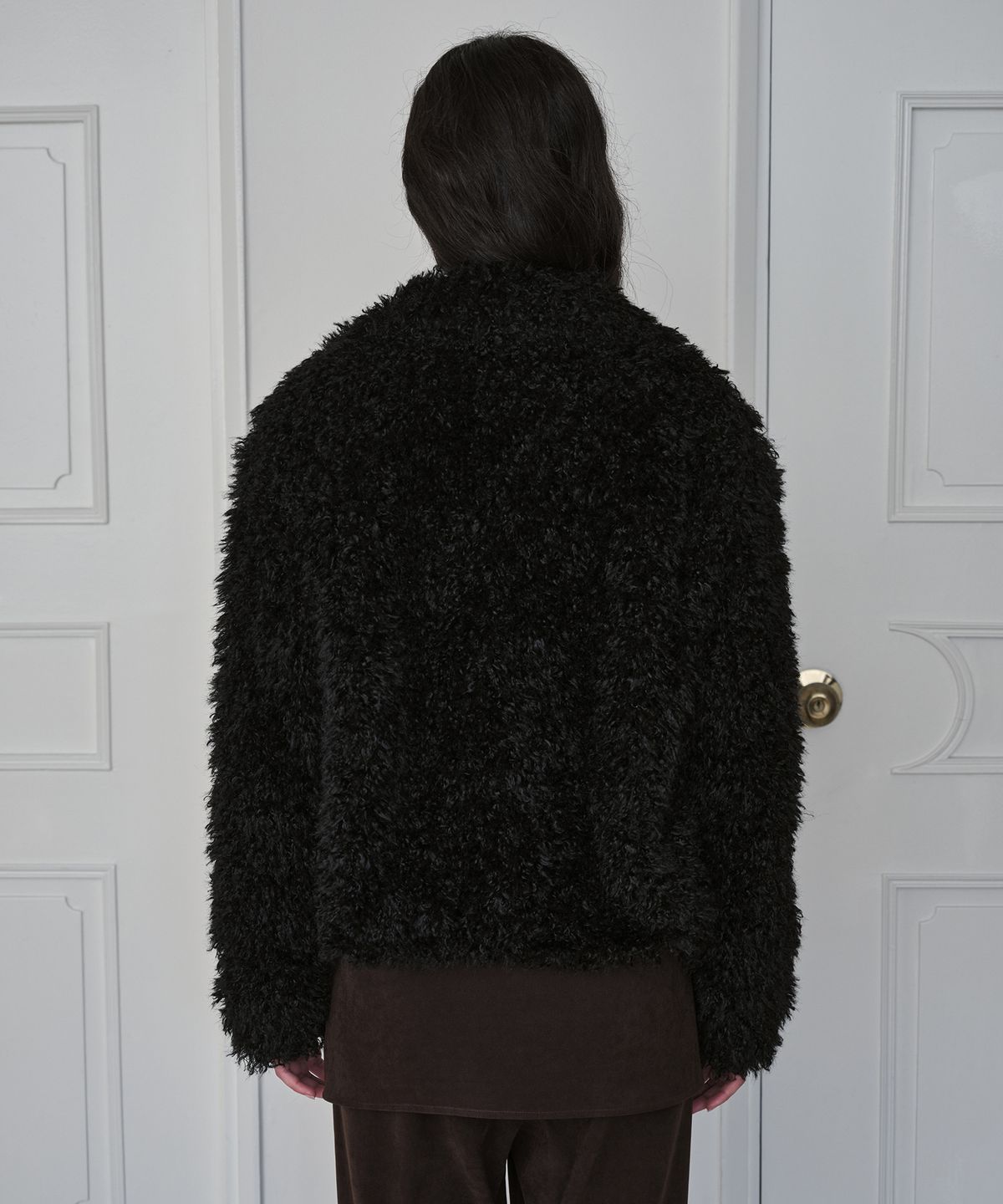 시메트릭 퍼센트(SYMMETRICPERCENT) Faux Fur Crop Jacket / Black