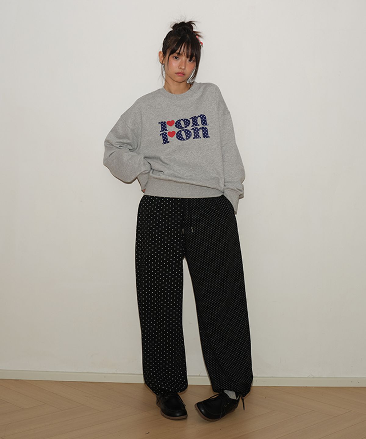 론론(RONRON) DOT LOGO SWEATSHIRT GREY