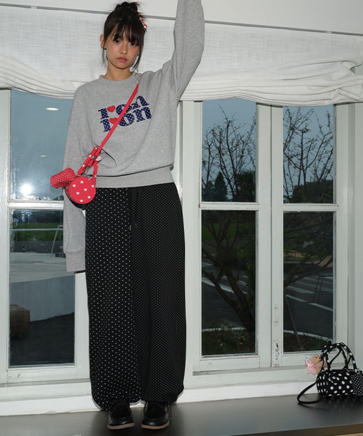 론론(RONRON) DOT LOGO SWEATSHIRT GREY