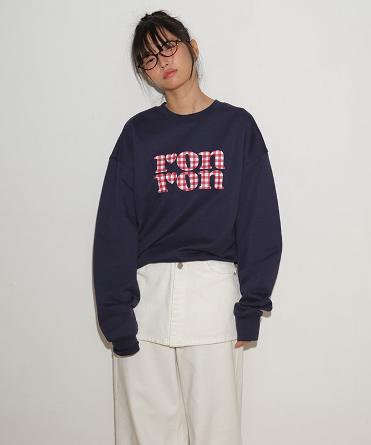 론론(RONRON) GINGHAM LOGO SWEATSHIRT NAVY