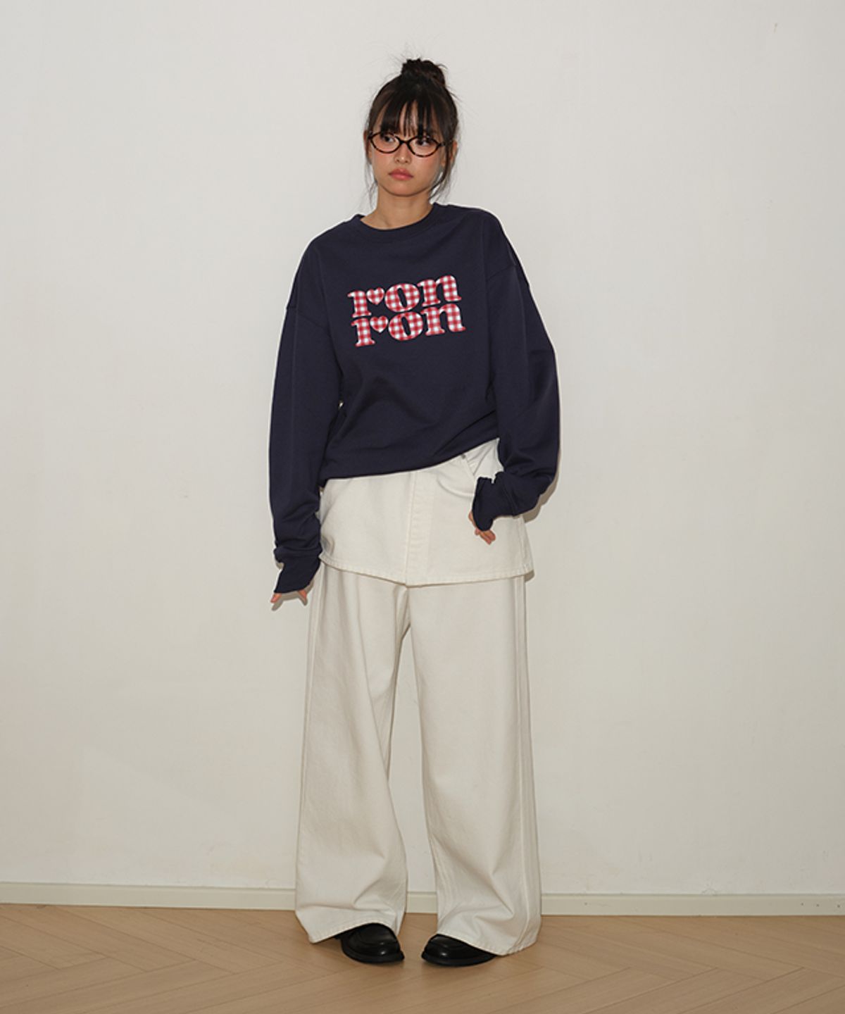 론론(RONRON) GINGHAM LOGO SWEATSHIRT NAVY