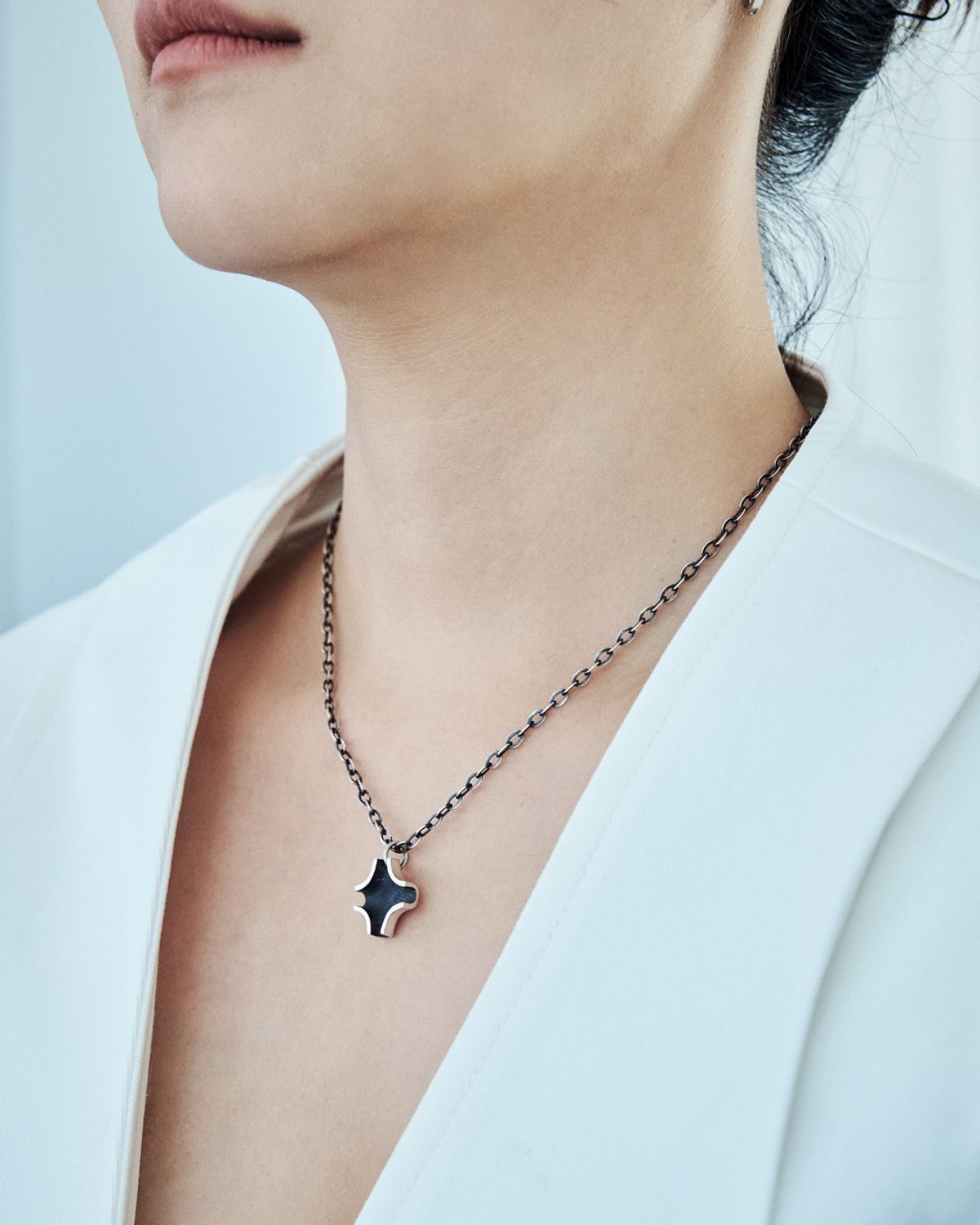 오버더라인(OVER THE LINE) P.O.C Focal Pendant (small)