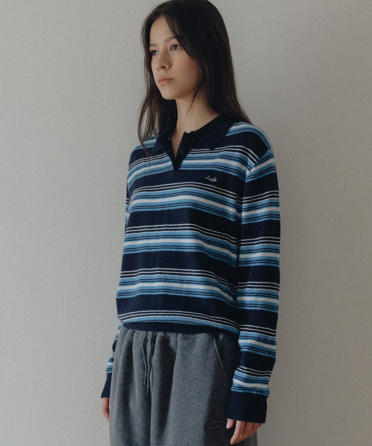 앤니즈(ANDNEEDS) Figaro stripe polo knit (navy)