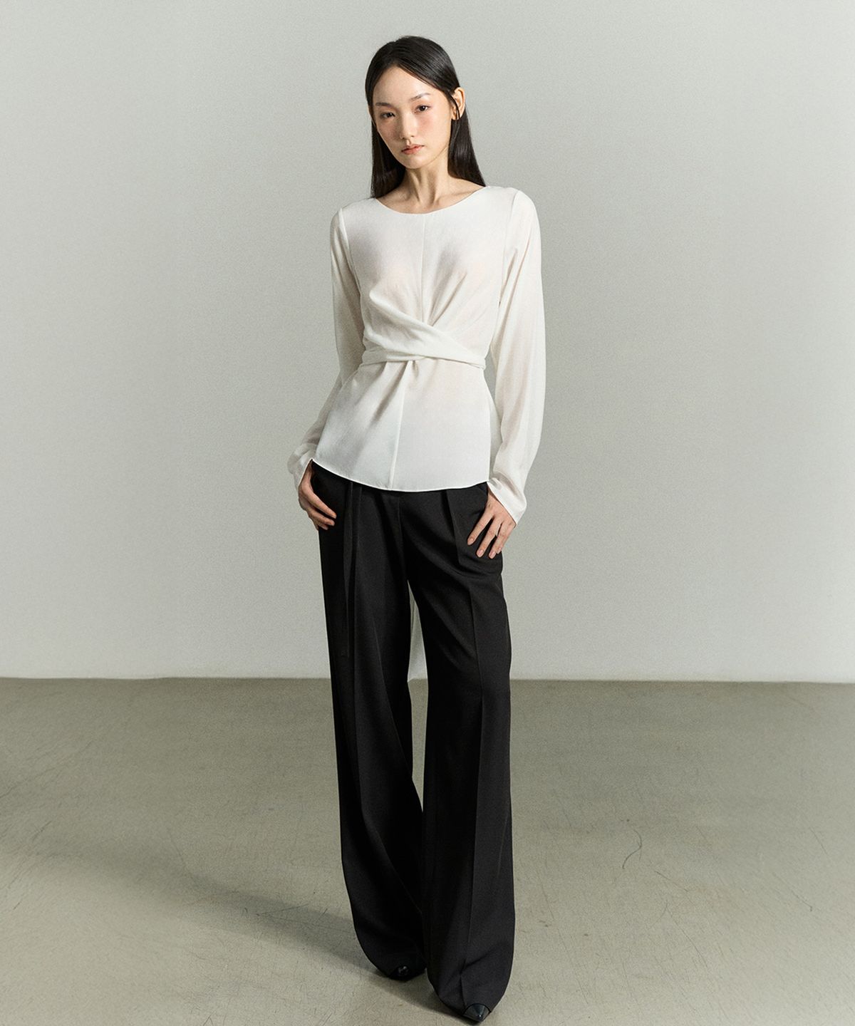 리이(RE RHEE) FRONT WRAP BLOUSE
