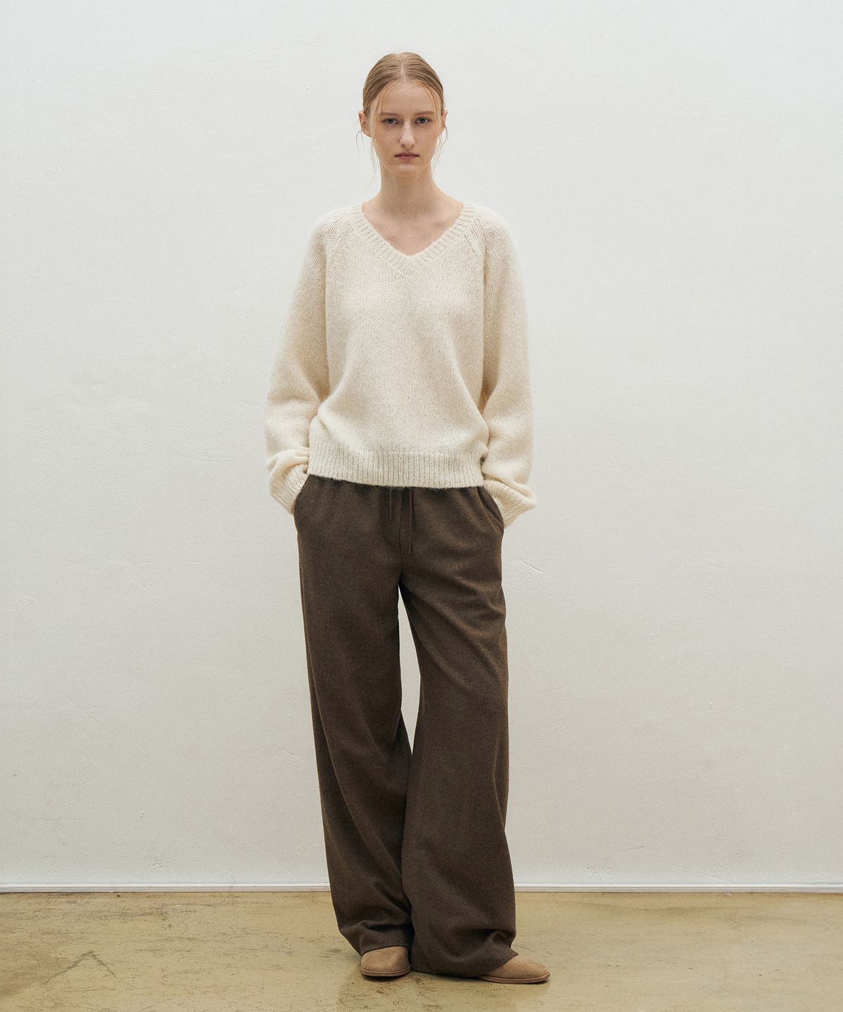 라메레이(LAMEREI) Alpaca V-Neck Knit Top[LMBEWIKN297]-2color