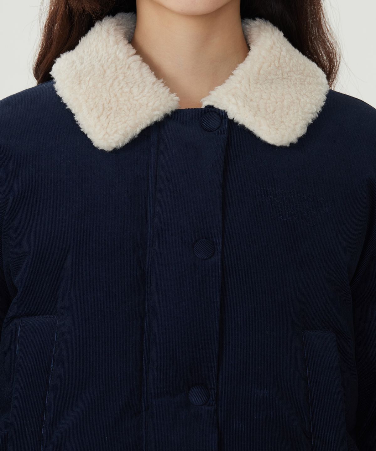 커버낫 우먼(COVERNAT WOMAN) 우먼 카라 코듀로이 숏 다운 자켓 Navy