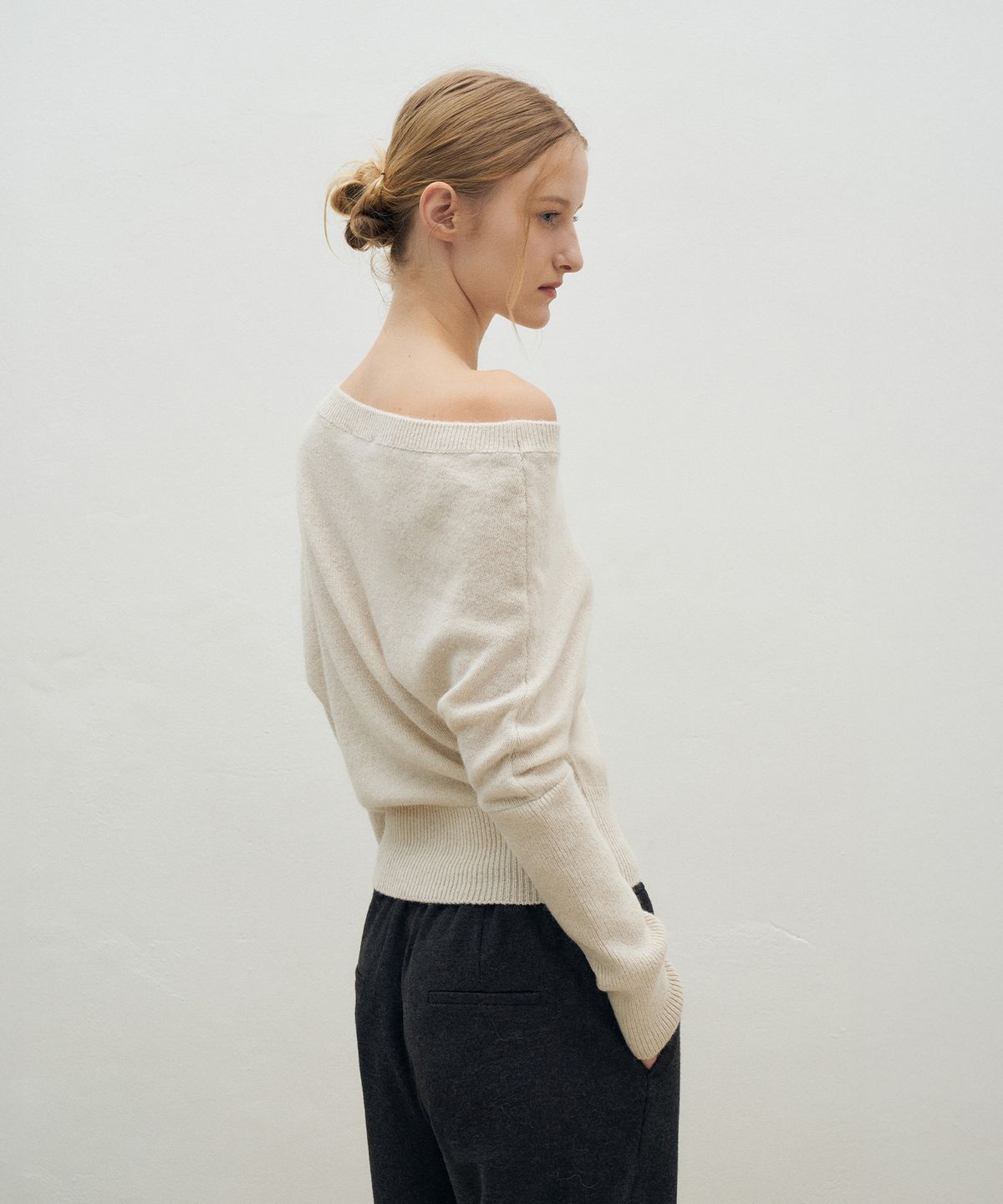 라메레이(LAMEREI) Baby Alpaca One-Off Shoulder Knit Top[LMBEWIKN301]-2color