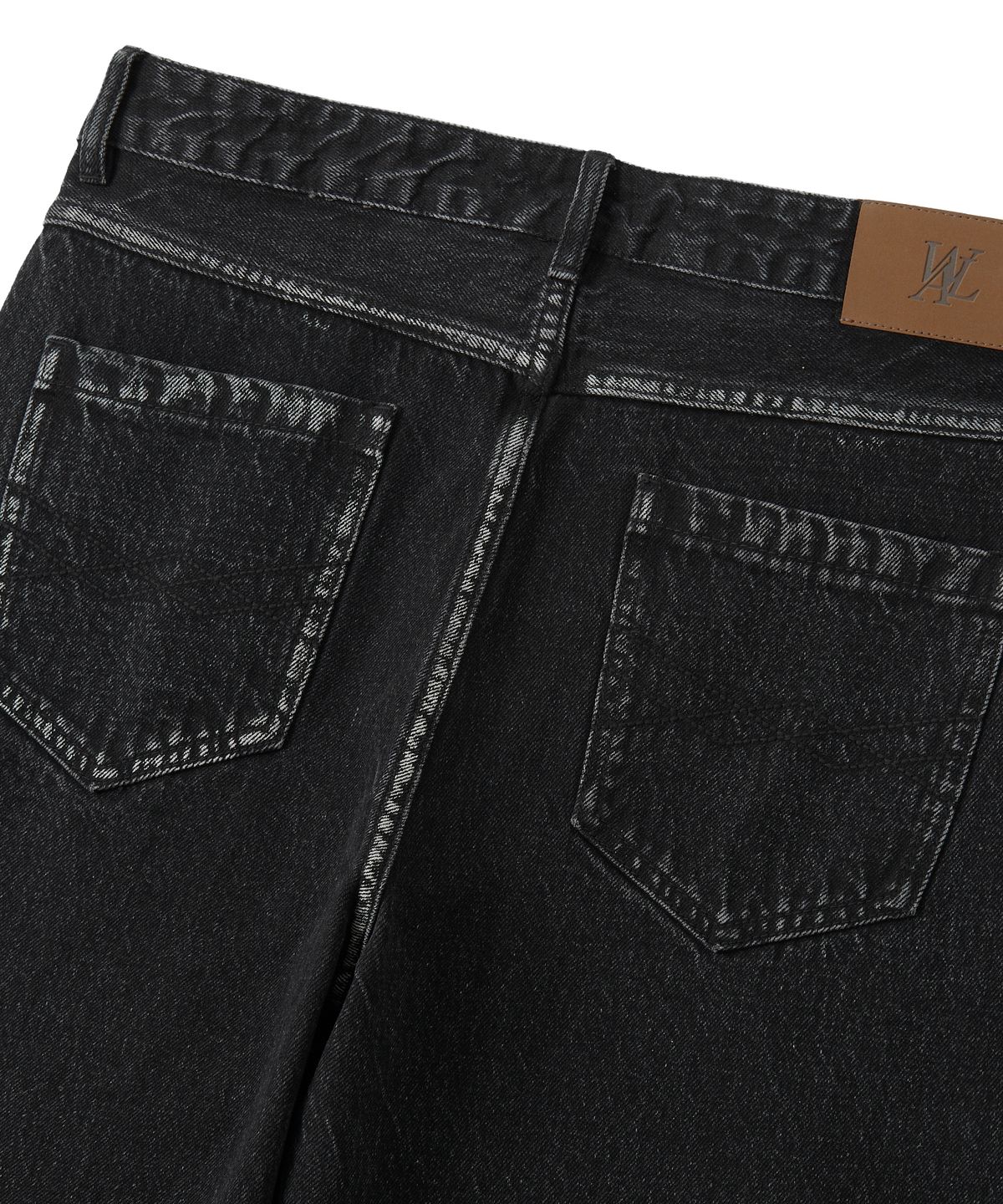 우알롱(WOOALONG) Grain Curved Seam Washed Denim Pants - BLACK