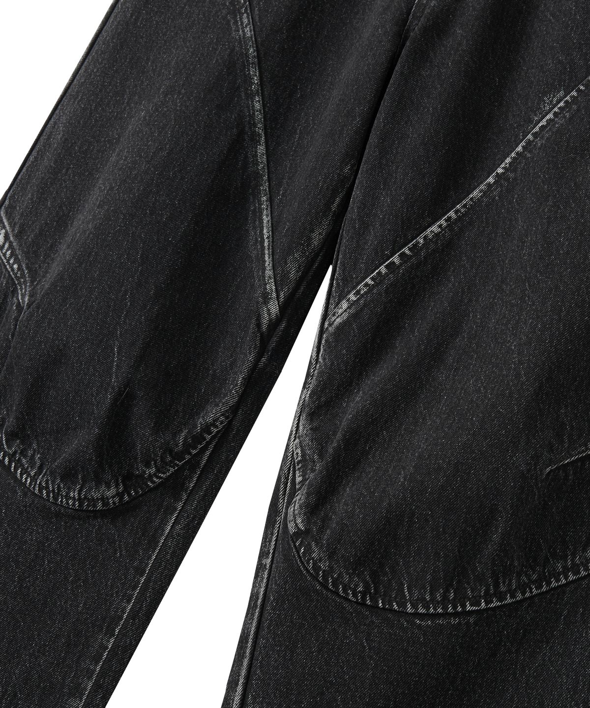 우알롱(WOOALONG) Grain Curved Seam Washed Denim Pants - BLACK