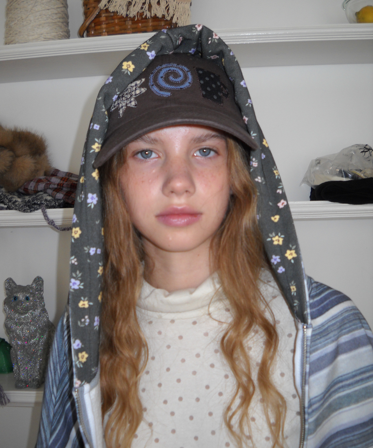 펀프롬펀(FUNFROMFUN) Patch Pointed Hoodie, Grey