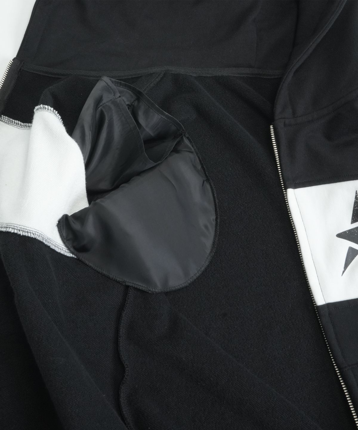 씨비전 바이 씨에스씨(CIVISION BY CSC) STAR LOGO HOODIE ZIP-UP BLACK