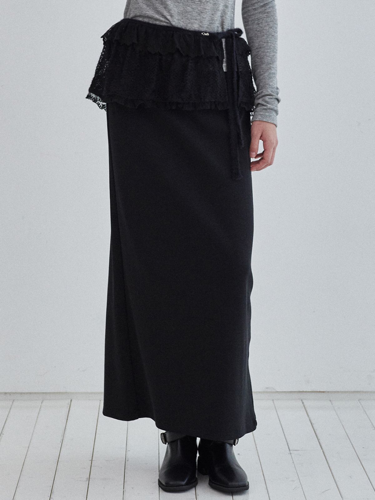 오앨(OUEL) FUZZY LACE MINI WRAP SKIRT_BLACK