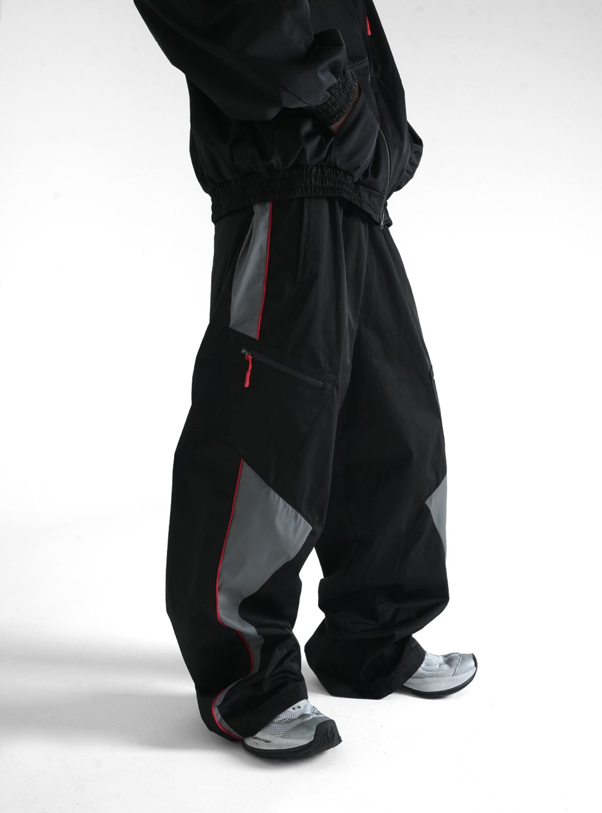 씨비전 바이 씨에스씨(CIVISION BY CSC) INTERVAL WORK TRACK PANTS BLACK
