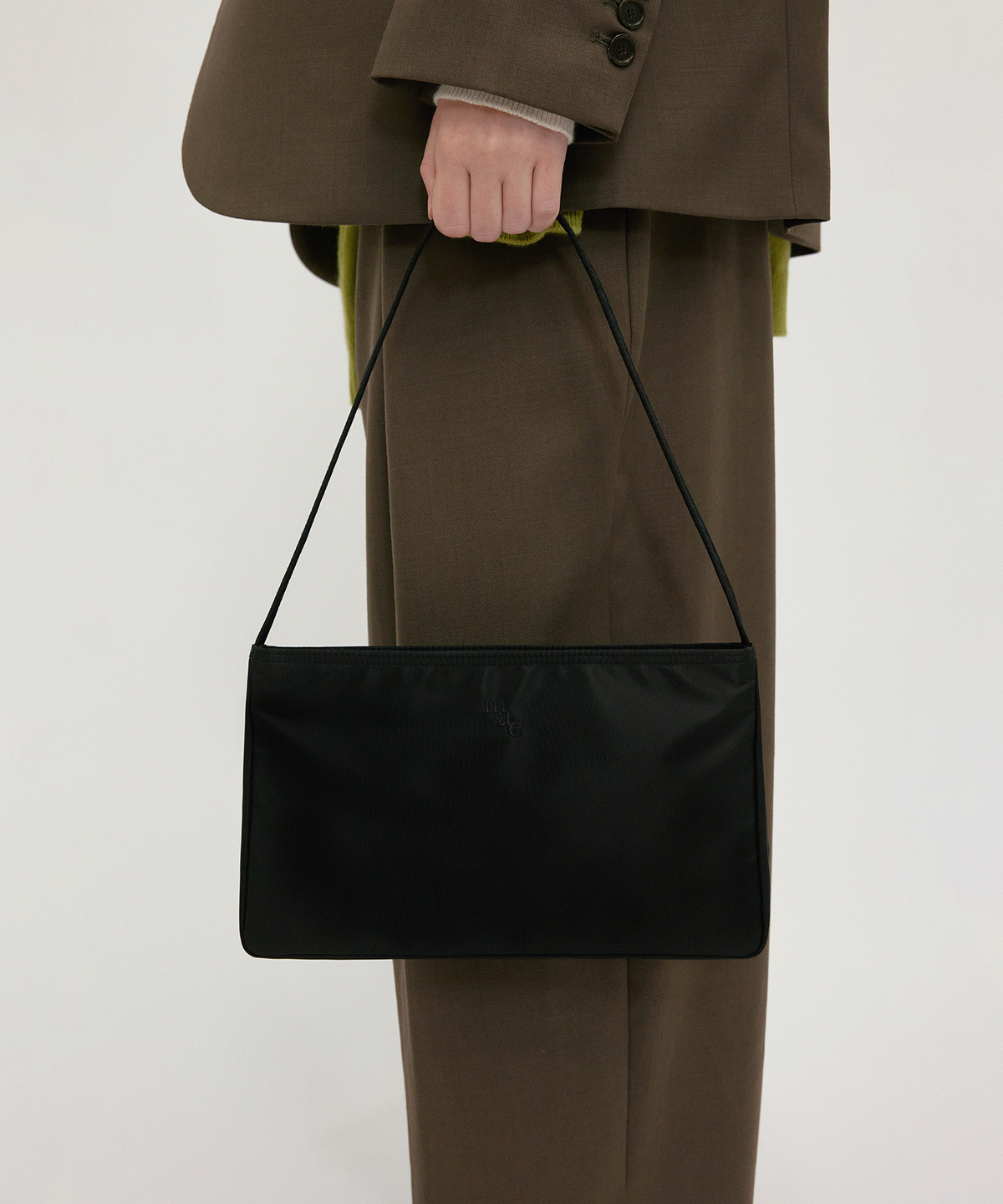 무쿠앤에보니(MUCU AND EBONY) Comfy Flat Bag _ Black