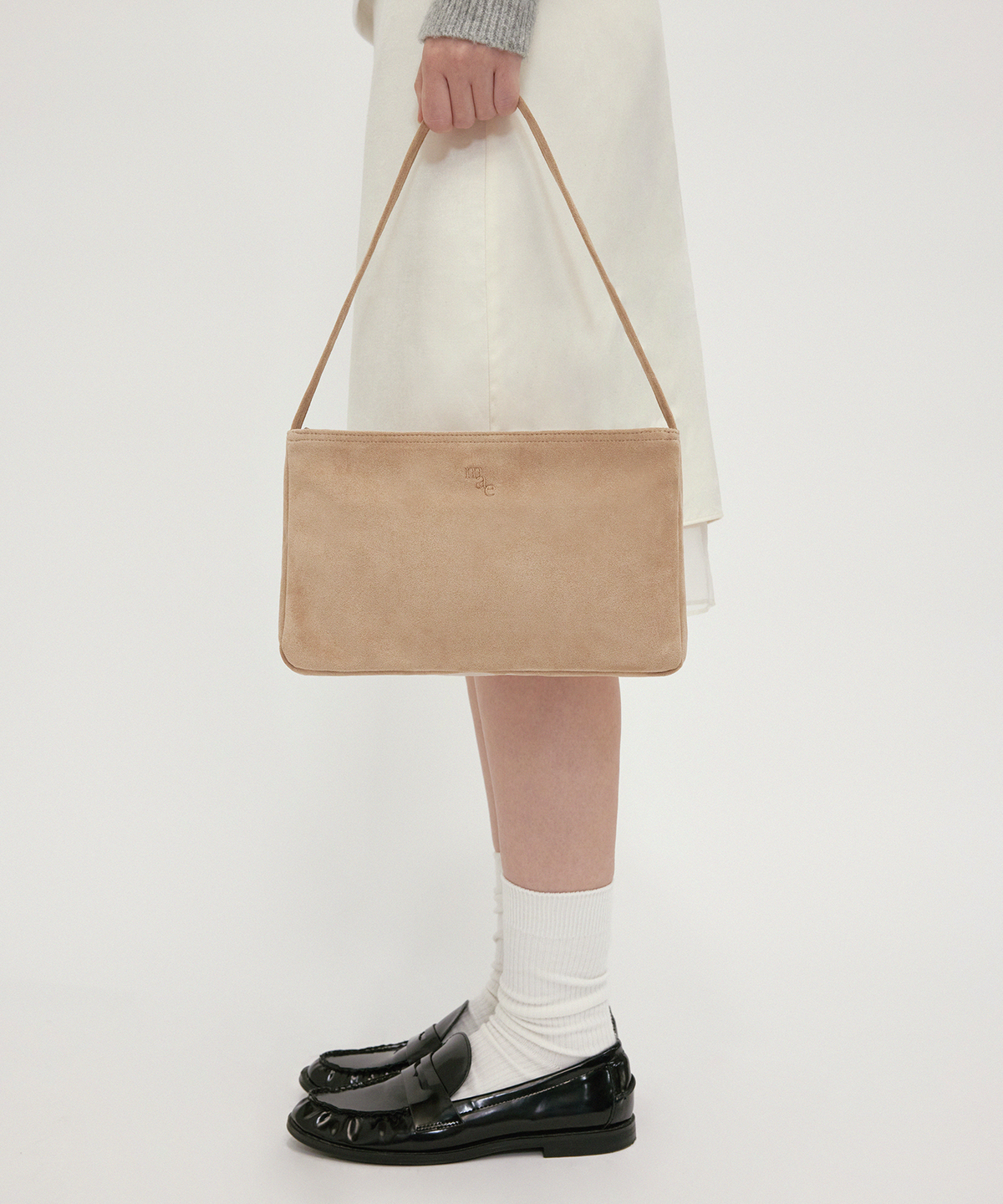 무쿠앤에보니(MUCU AND EBONY) Comfy Flat Bag _ Suede Beige