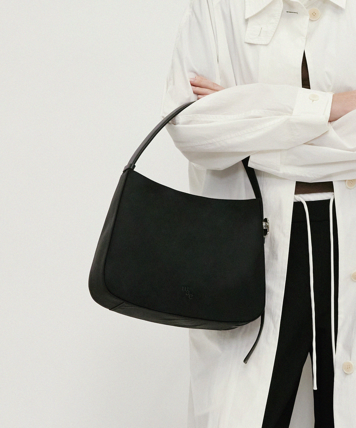 무쿠앤에보니(MUCU AND EBONY) Floe Shoulder Bag _ Black
