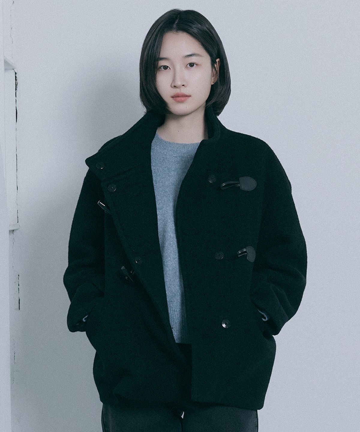 마인드브릿지 우먼(MIND BRIDGE WOMEN) [W]하이넥 부클 하프 코트 - 2color