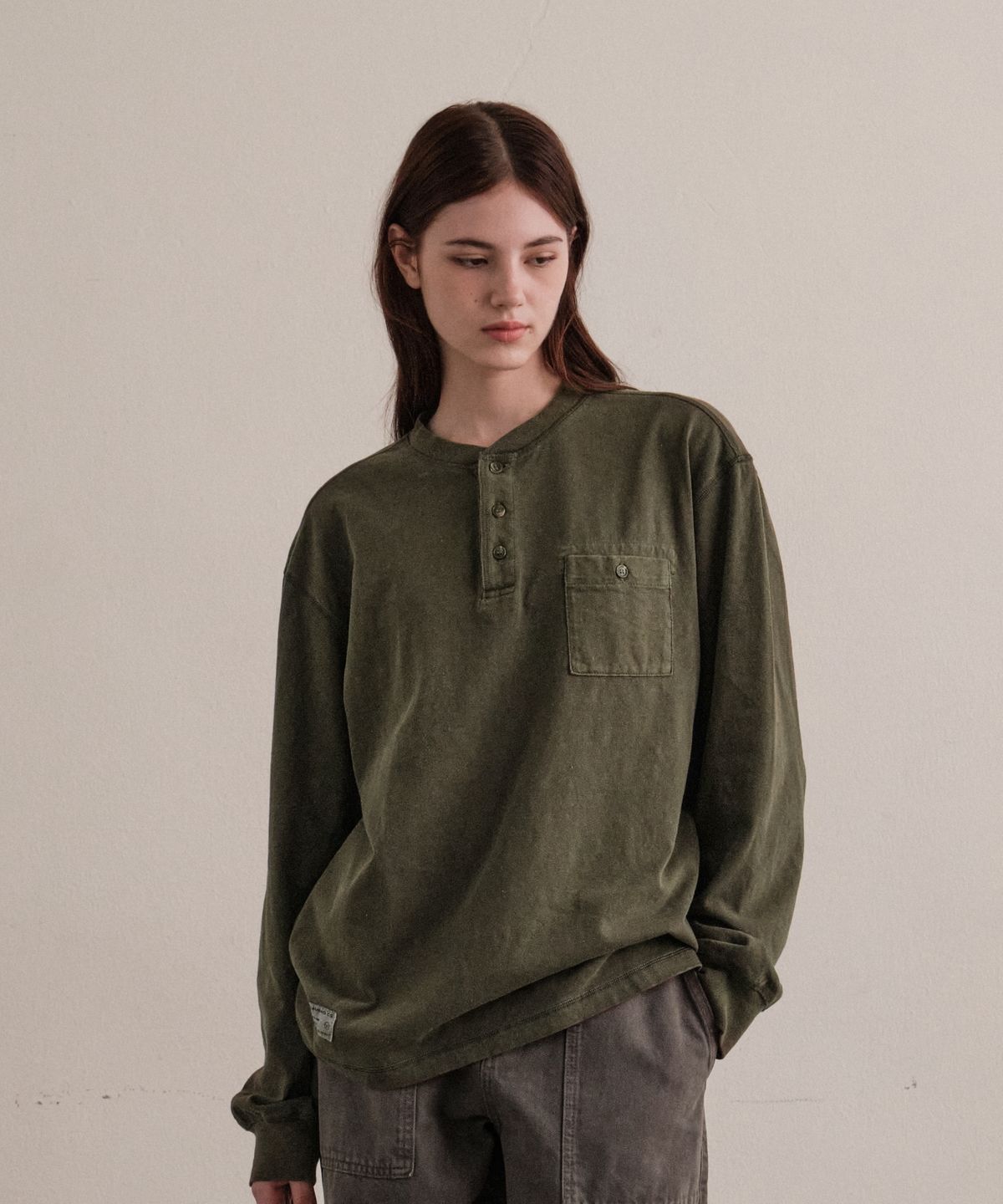 힐리먼트(HELEMENT) 더블린 헨리넥 긴팔티 (KHAKI)