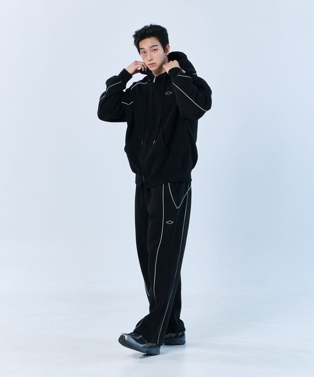 나인제트(NINEZ) 파이핑 투웨이 스웻 팬츠