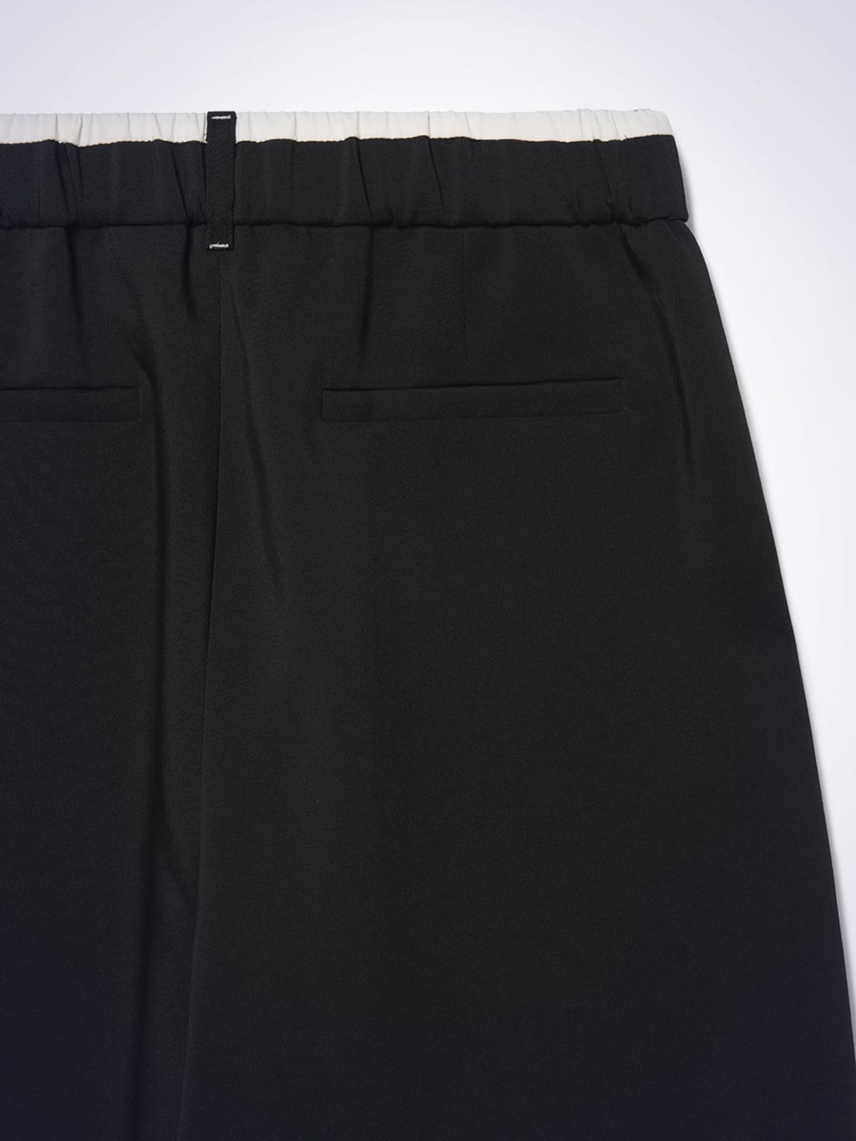 하우스공칠이씨(HAUS072C) ONE TUCK BERMUDA PANTS BLACK