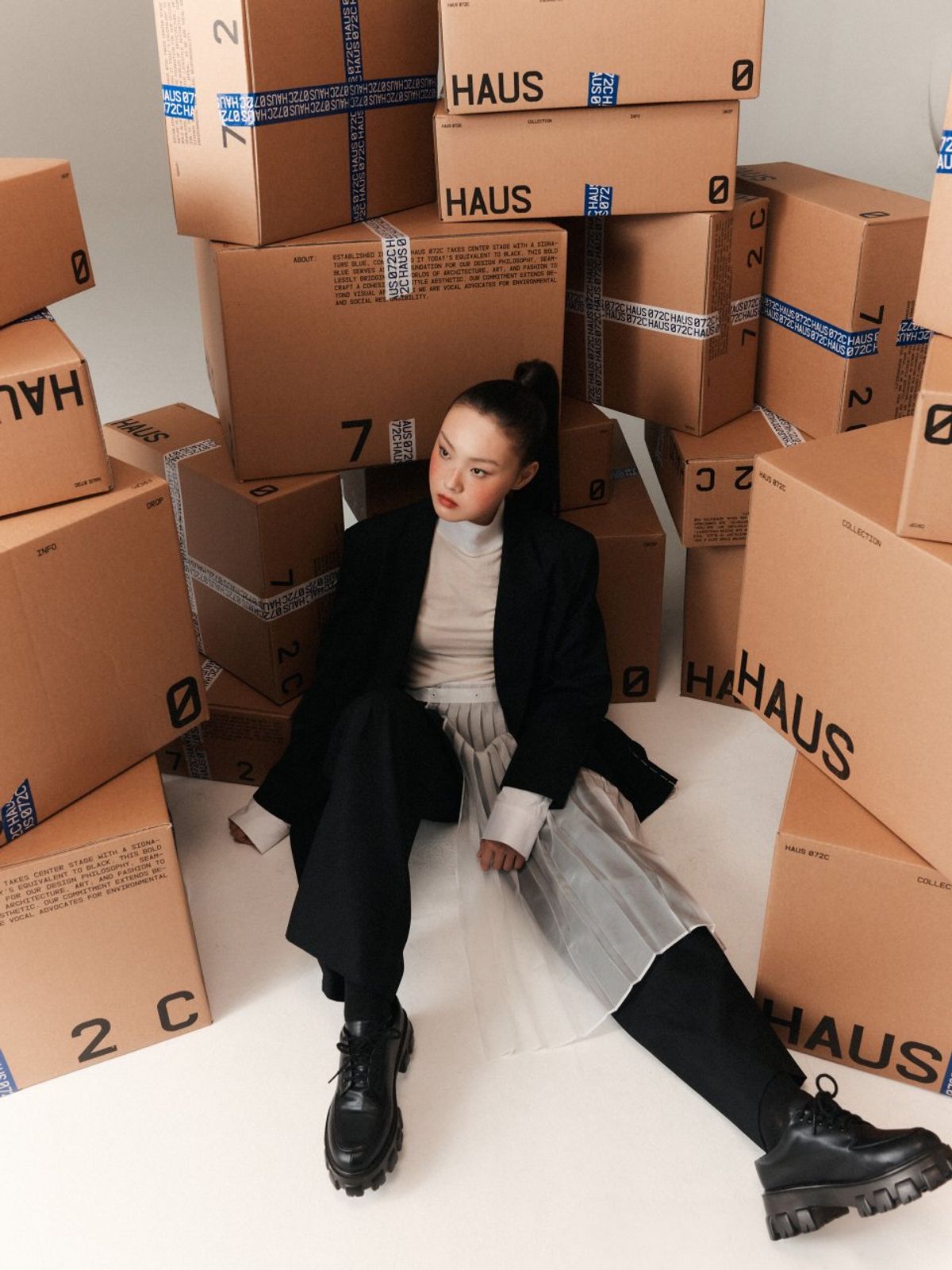 하우스공칠이씨(HAUS072C) BAY ONE-TUCK PANTS BLACK