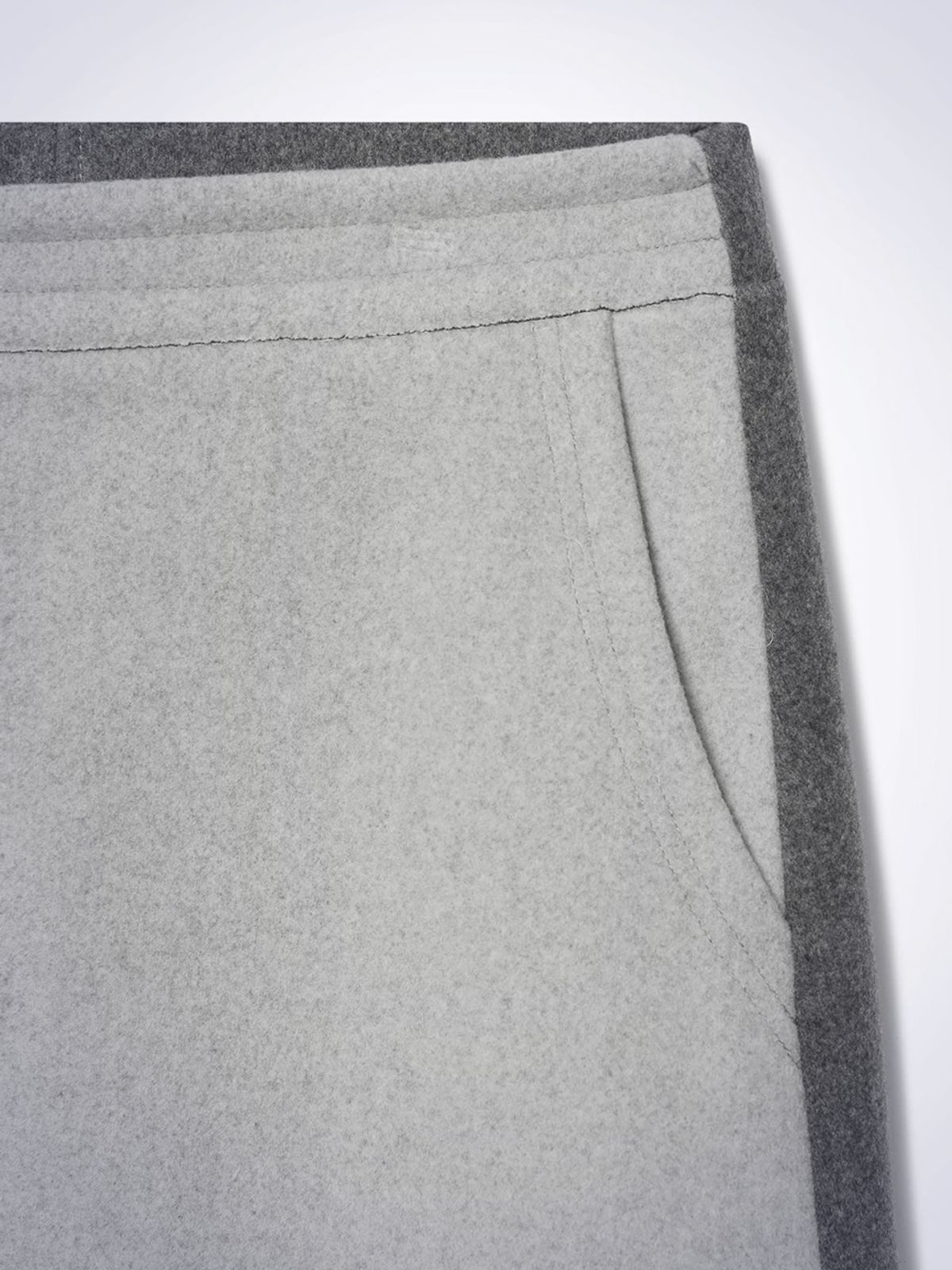 하우스공칠이씨(HAUS072C) TWO-TONE LAYERED SKIRT LIGHT GREY