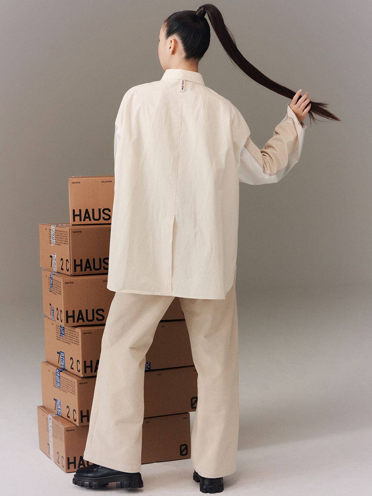 하우스공칠이씨(HAUS072C) COLOR-BLOCK COTTON BLOUSE LIGHT GREY